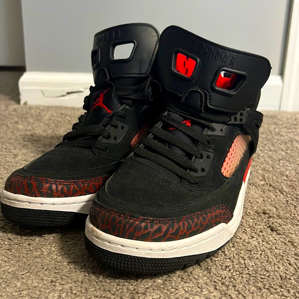 Men’s Nike Jordan’s size 9